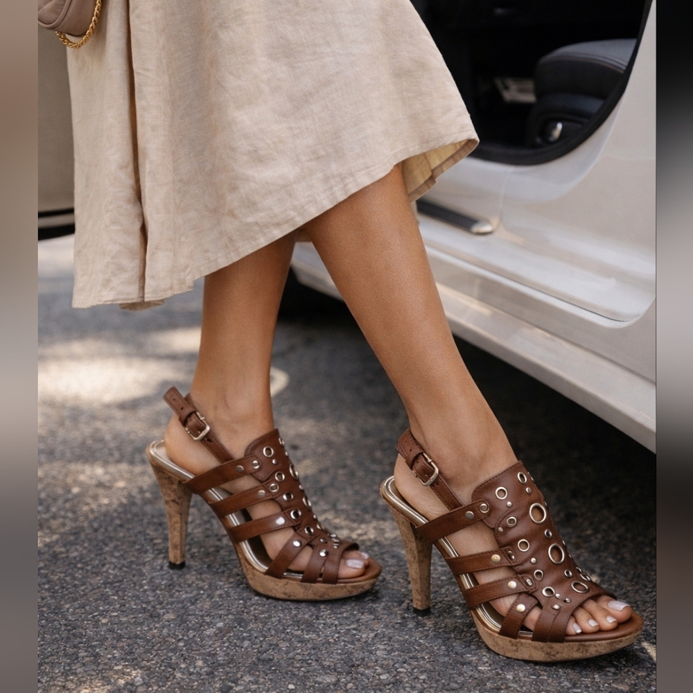 Michael Kors | Brown Leather Strappy Sandalsps and Vintage Look, Size 8.5